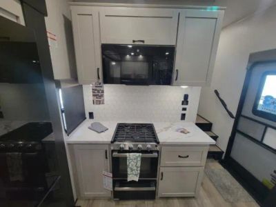 2026 Jayco Seismic Toy Hauler - Photo 15