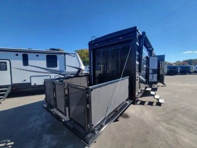 2026 Jayco Seismic Toy Hauler - Photo 12