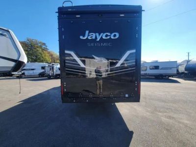 2026 Jayco Seismic Toy Hauler - Photo 11