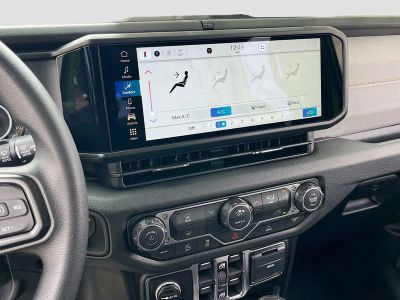 2026 Jeep Wrangler — photo 15 view