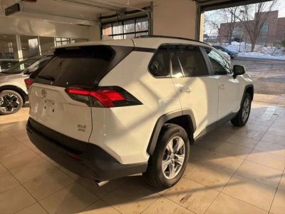 2025 Toyota RAV4 XLE - Photo 7