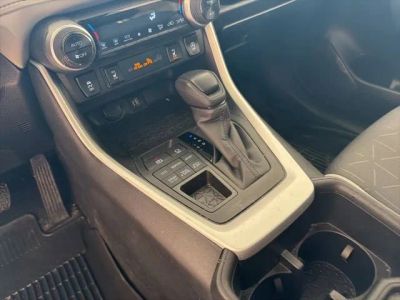 2025 Toyota RAV4 XLE - Photo 16