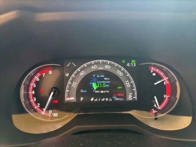 2025 Toyota RAV4 XLE - Photo 18