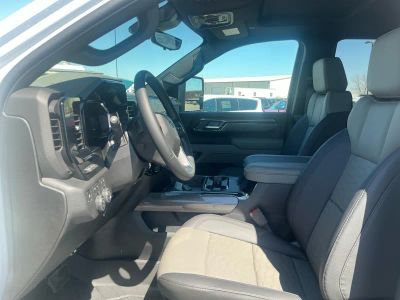 2026 Chevrolet Silverado 2500HD — photo 10 view