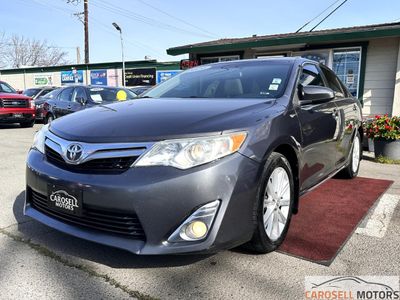 2014 Toyota Camry - Photo 2