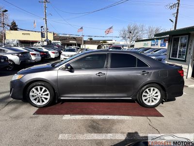 2014 Toyota Camry - Photo 3