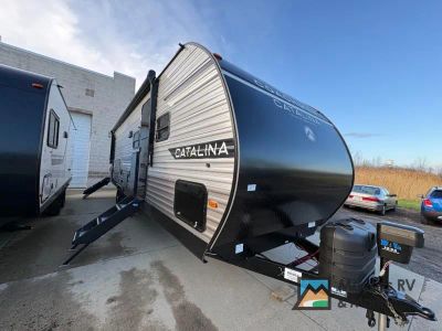 2026 Coachmen RV Catalina Legacy Edition 273DBHCK — front three-quarter view