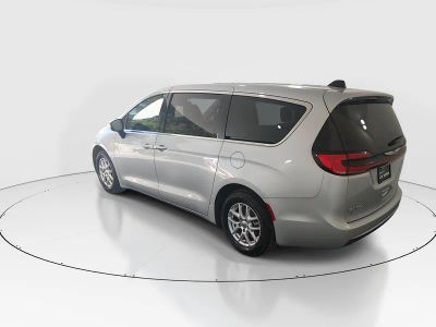 2023 Chrysler Pacifica — detail view
