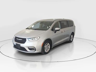 2023 Chrysler Pacifica — rear three-quarter view