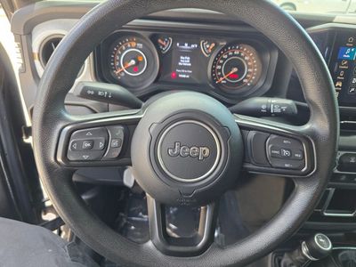 2024 Jeep Gladiator - Photo 15