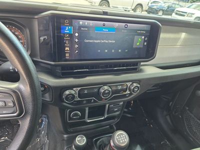 2024 Jeep Gladiator - Photo 19