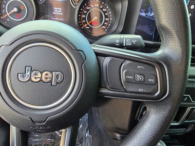 2024 Jeep Gladiator - Photo 17