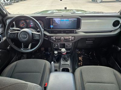 2024 Jeep Gladiator - Photo 31