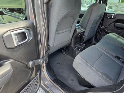 2024 Jeep Gladiator - Photo 25