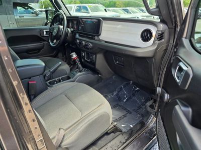 2024 Jeep Gladiator - Photo 28