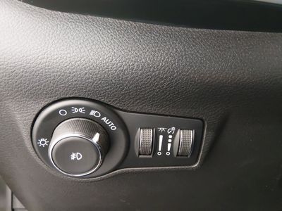 2022 Jeep Compass - Photo 13
