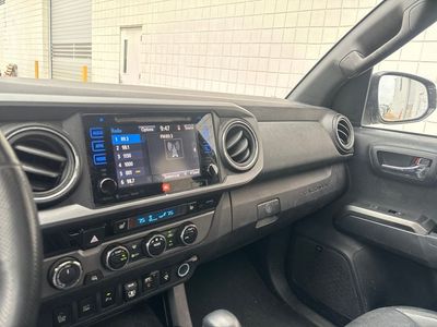 2018 Toyota Tacoma - Photo 12