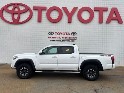 2018 Toyota Tacoma - Photo 2