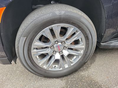 2021 GMC Yukon XL - Photo 2