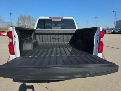 2026 Chevrolet Silverado 1500 — photo 17 view