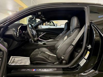 2024 Chevrolet Camaro — photo 8 view