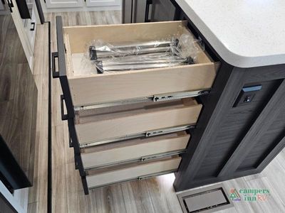 2027 Venture RV SportTrek Touring Edition - Photo 16