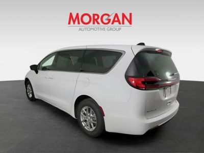2026 Chrysler Pacifica — photo 7 view