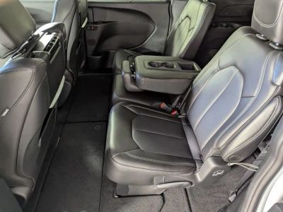 2026 Chrysler Pacifica — photo 14 view