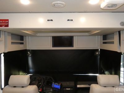 2026 Fleetwood Bounder - Photo 12