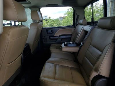 2018 GMC Sierra 3500HD — photo 9 view