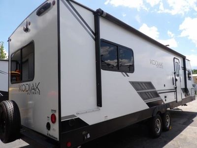 2023 Dutchmen Kodiak Ultimate — interior view