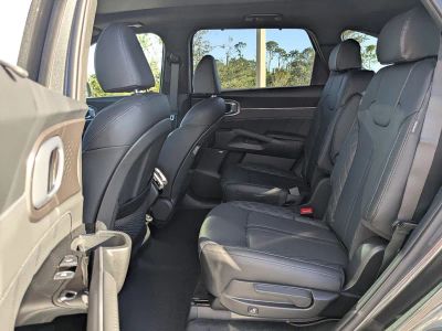 2026 Kia Sorento Hybrid — photo 17 view