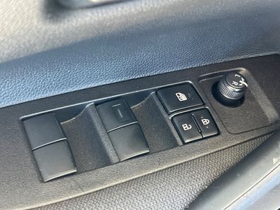 2025 Toyota Corolla - Photo 13