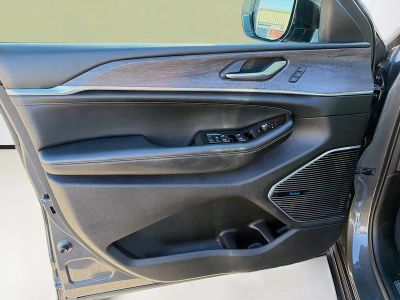 2022 Jeep Grand Cherokee L — photo 25 view
