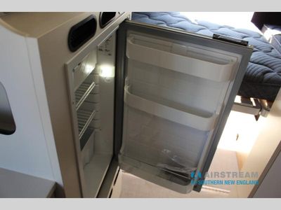 2025 Airstream Rangeline - Photo 37