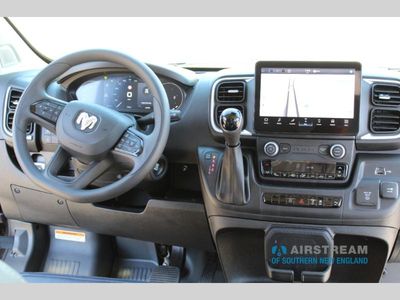 2025 Airstream Rangeline - Photo 12