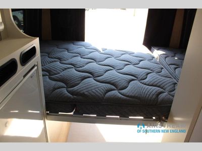 2025 Airstream Rangeline - Photo 13