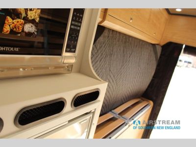 2025 Airstream Rangeline - Photo 46