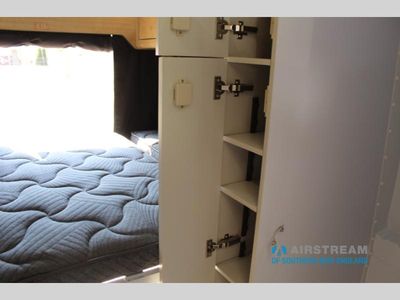 2025 Airstream Rangeline - Photo 15