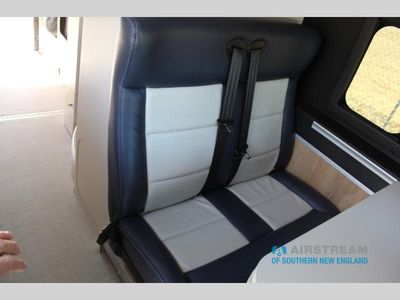 2025 Airstream Rangeline - Photo 26