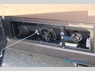 2025 Airstream Rangeline - Photo 20