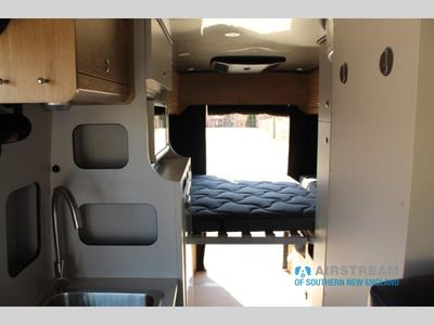 2025 Airstream Rangeline - Photo 25