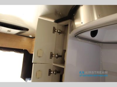 2025 Airstream Rangeline - Photo 42