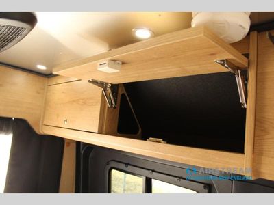 2025 Airstream Rangeline - Photo 41