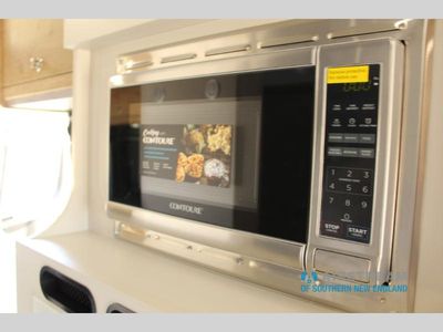 2025 Airstream Rangeline - Photo 38