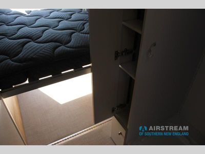 2025 Airstream Rangeline - Photo 14
