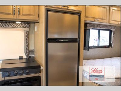 2018 Four Winds Sprinter 24WS — photo 16 view