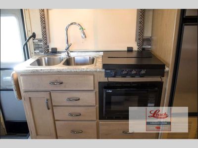 2018 Four Winds Sprinter 24WS — photo 14 view