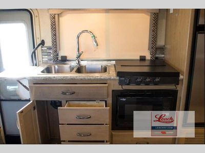 2018 Four Winds Sprinter 24WS — photo 15 view