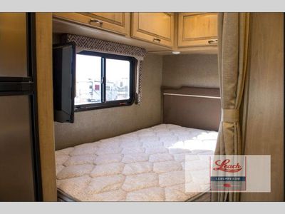 2018 Four Winds Sprinter 24WS — photo 21 view